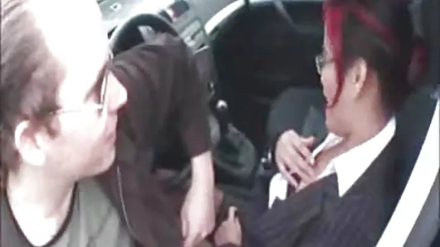 Porno kaydı Sevimli kedi lezzetli sulu mobilpornoseyret onu kullanın şeftali teşvik eder