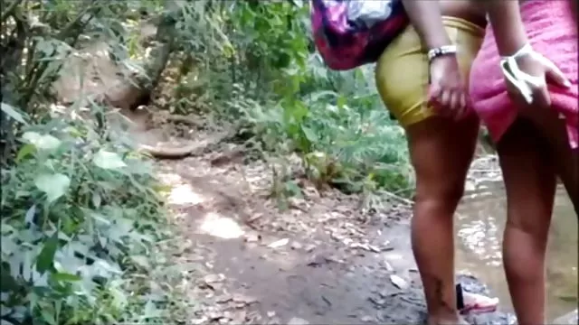 Porno kaydı Sıcak Romen BİRE emiyor bedava porni indir