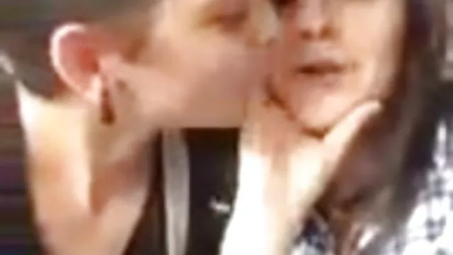 Porno kaydı Sıcak seks mobil bebek Sunny Day mastürbasyon kedi temiz tıraşlı